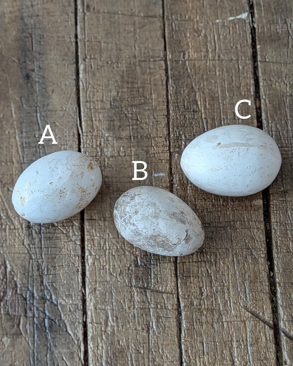 CHOICE Ironstone Egg Crate & 3 Ironstone Broody Eggs