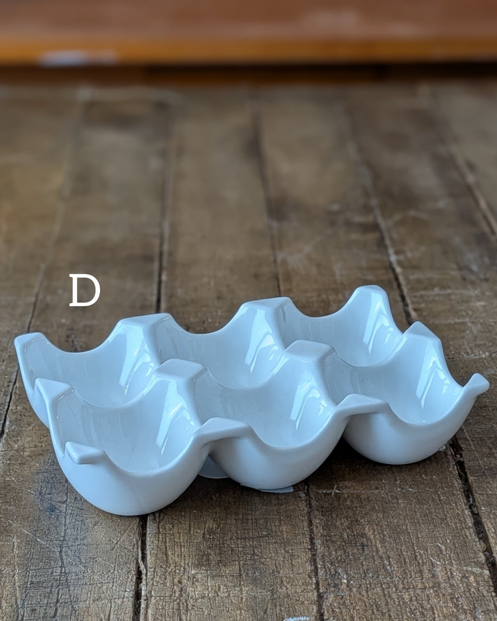 CHOICE Ironstone Egg Crate & 3 Ironstone Broody Eggs
