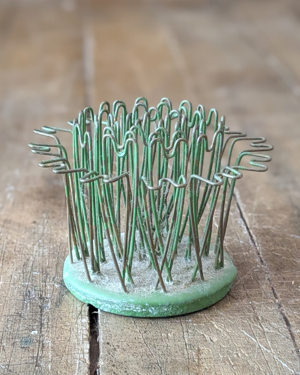 Small Blue Ribbon Flower Holder Hairpin Flower Frog