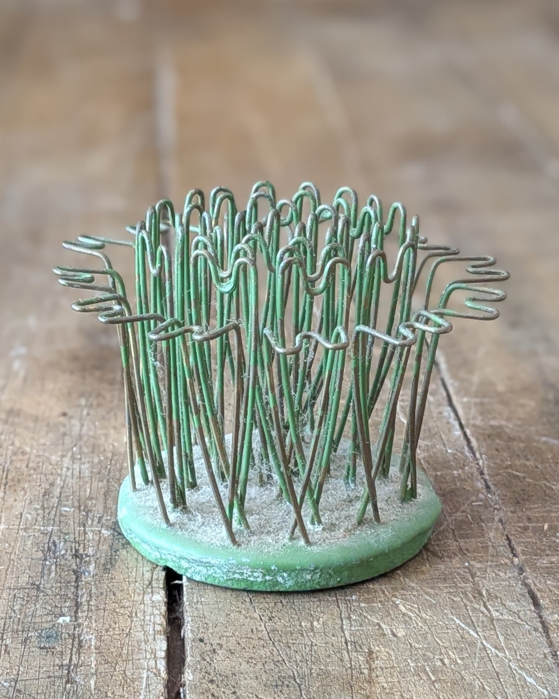 Small Blue Ribbon Flower Holder Hairpin Flower Frog