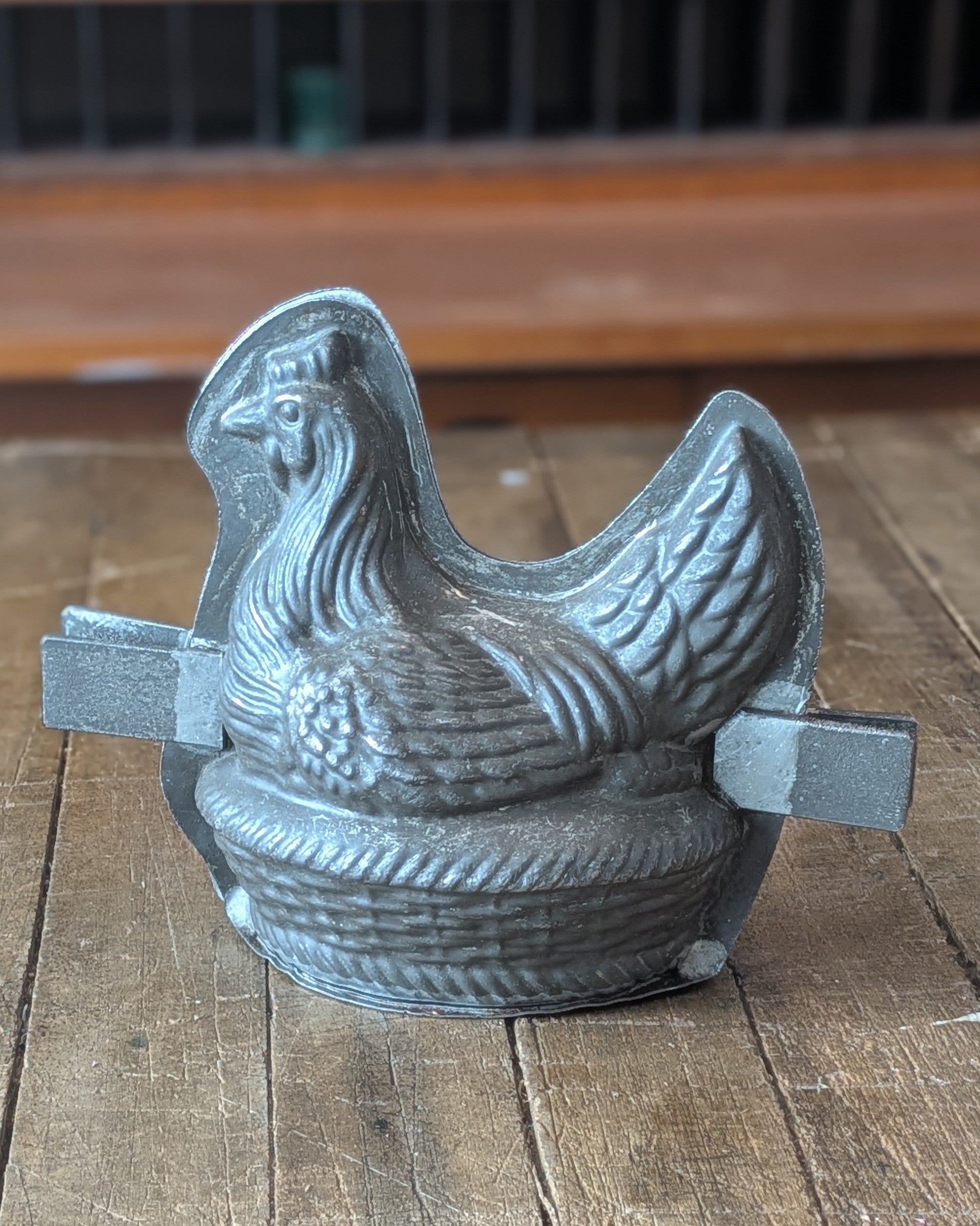 Large Hen on Nest Chocolate Mold