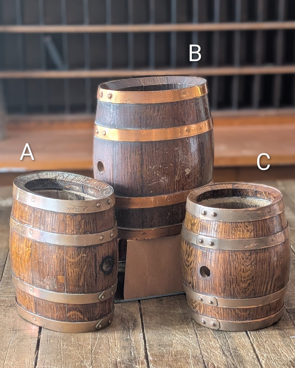 CHOICE Antique Oak Barrel w/Copper Bands