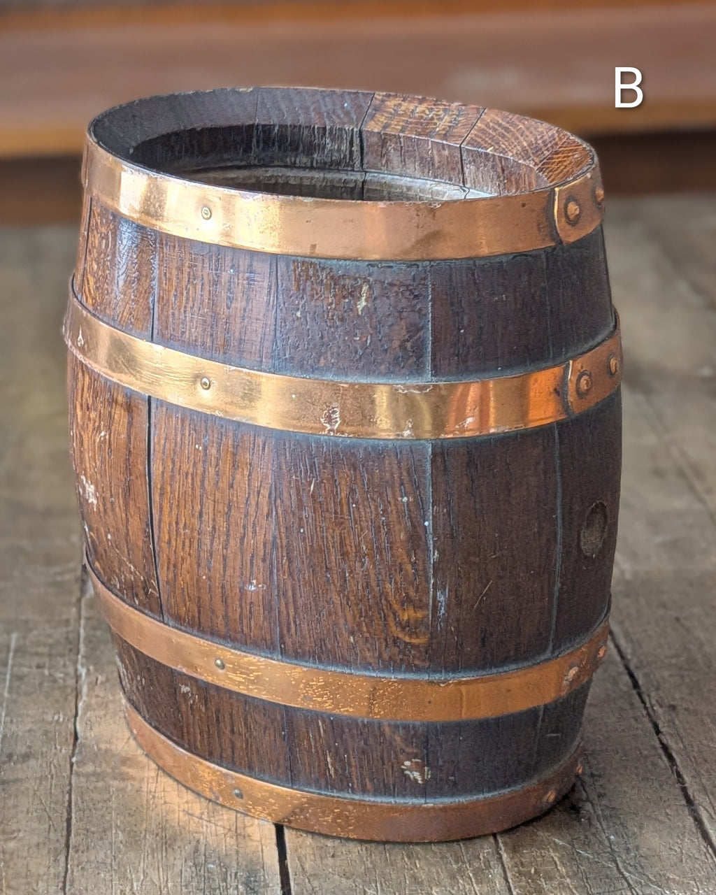 CHOICE Antique Oak Barrel w/Copper Bands