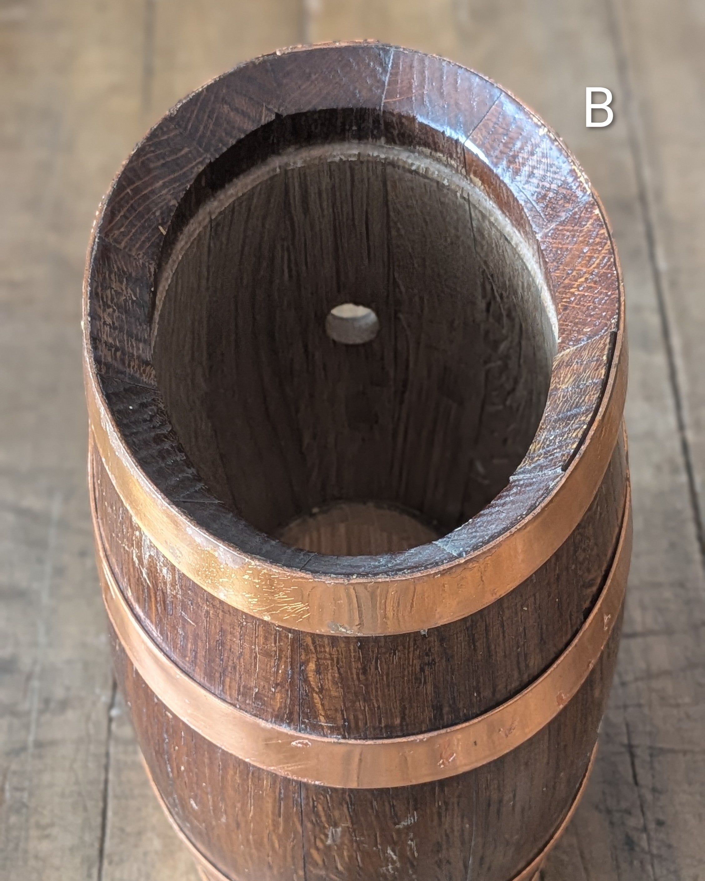CHOICE Antique Oak Barrel w/Copper Bands
