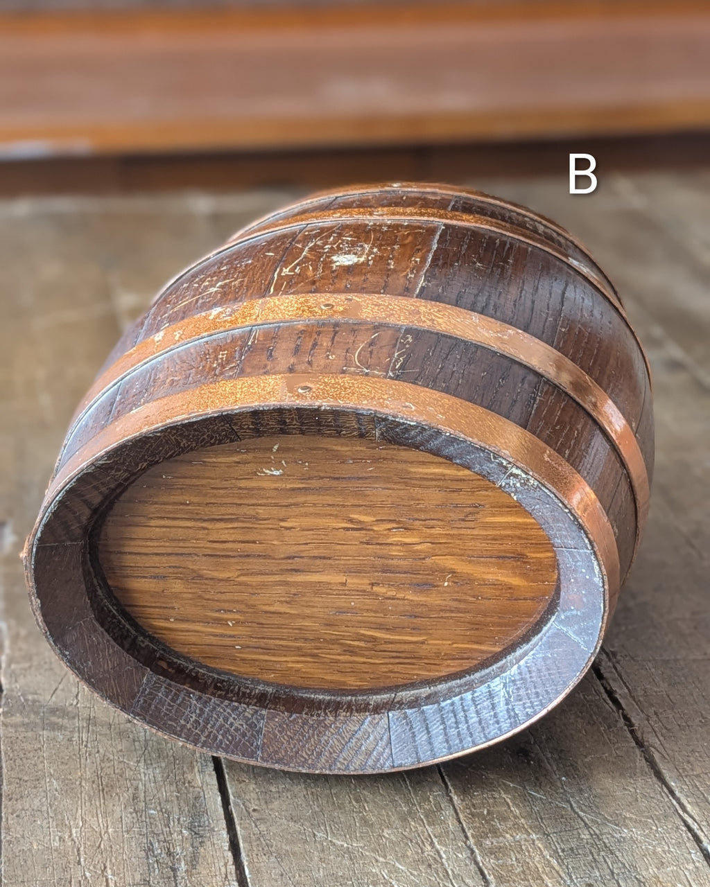 CHOICE Antique Oak Barrel w/Copper Bands