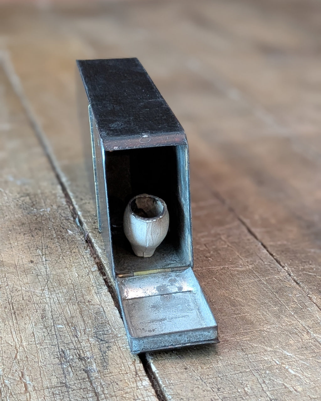 Metal Pipe Carrying Box with Pipe