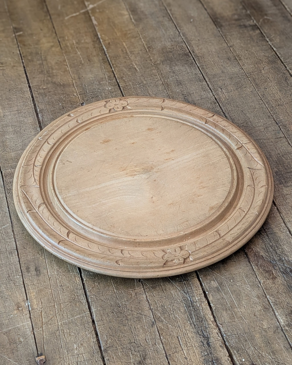 Antique Carved Treen Breadboard Floral Border
