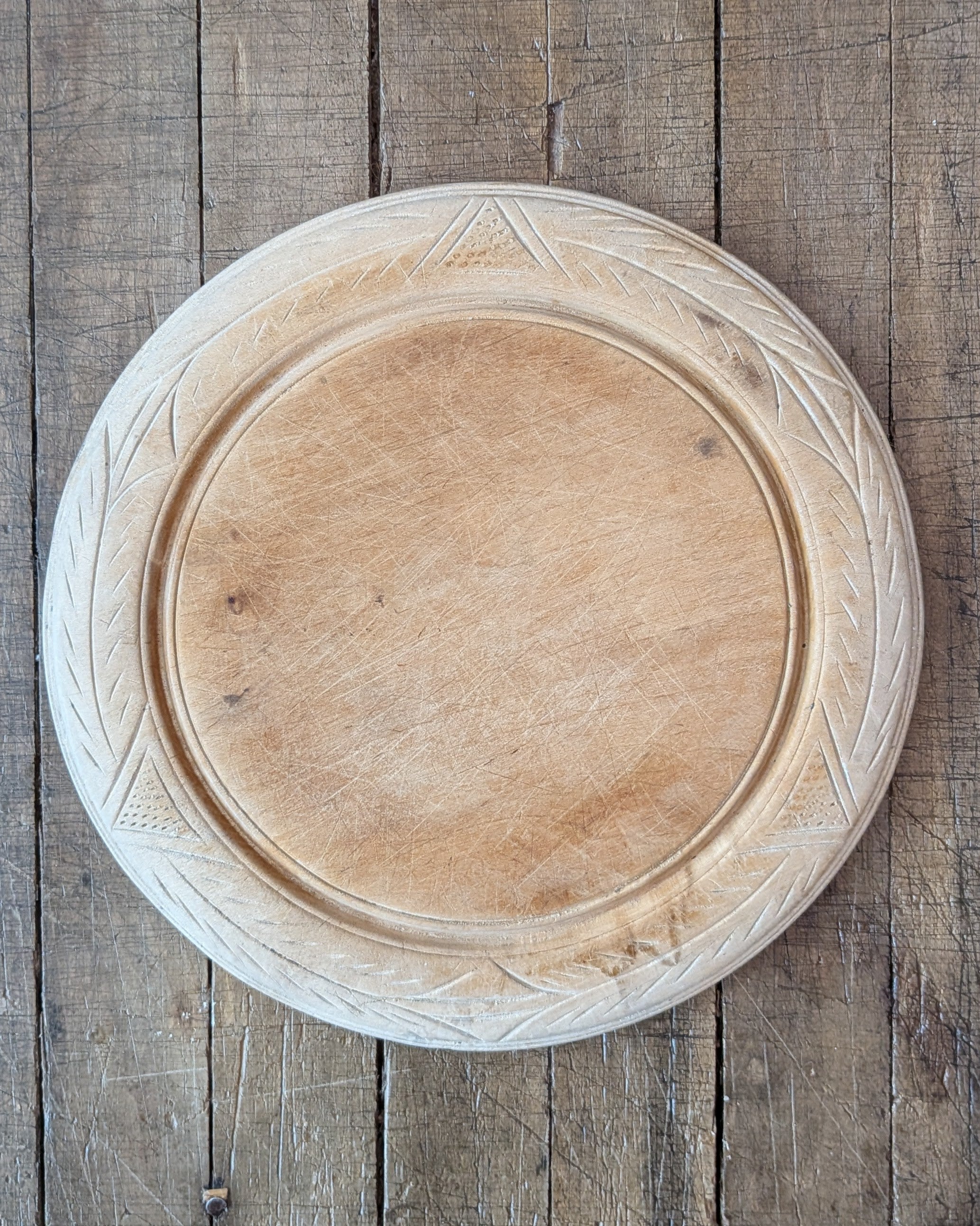 Antique Hand-Carved Wooden Breadboard Wheat & Triangle