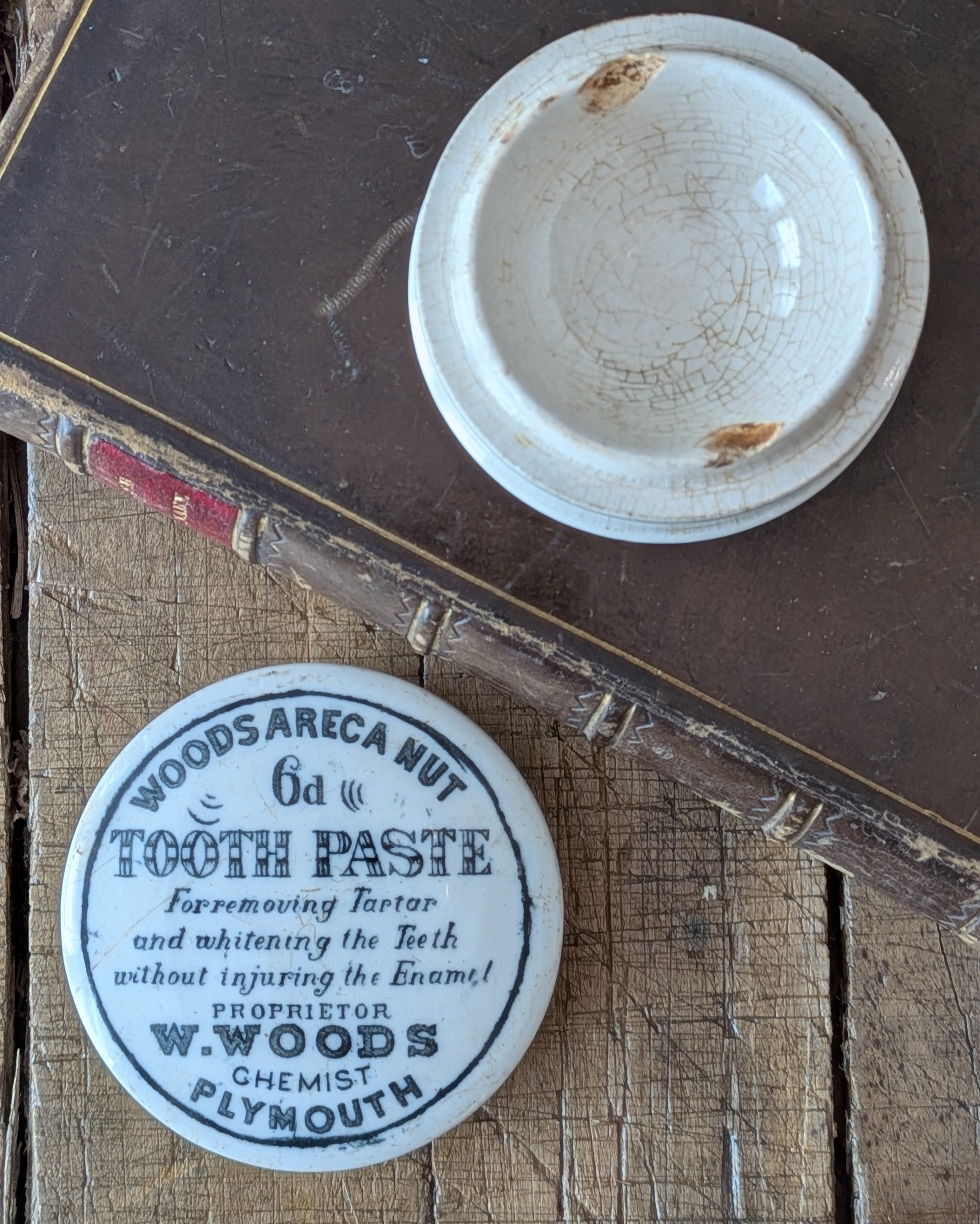 Woods Areca Nut Tooth Paste Lidded Pot