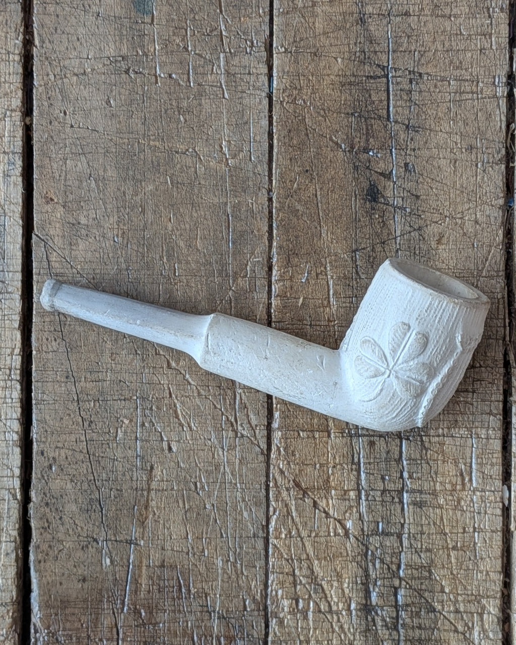 Victorian White Clay Pipe c1900 with Shamrocks & Harp
