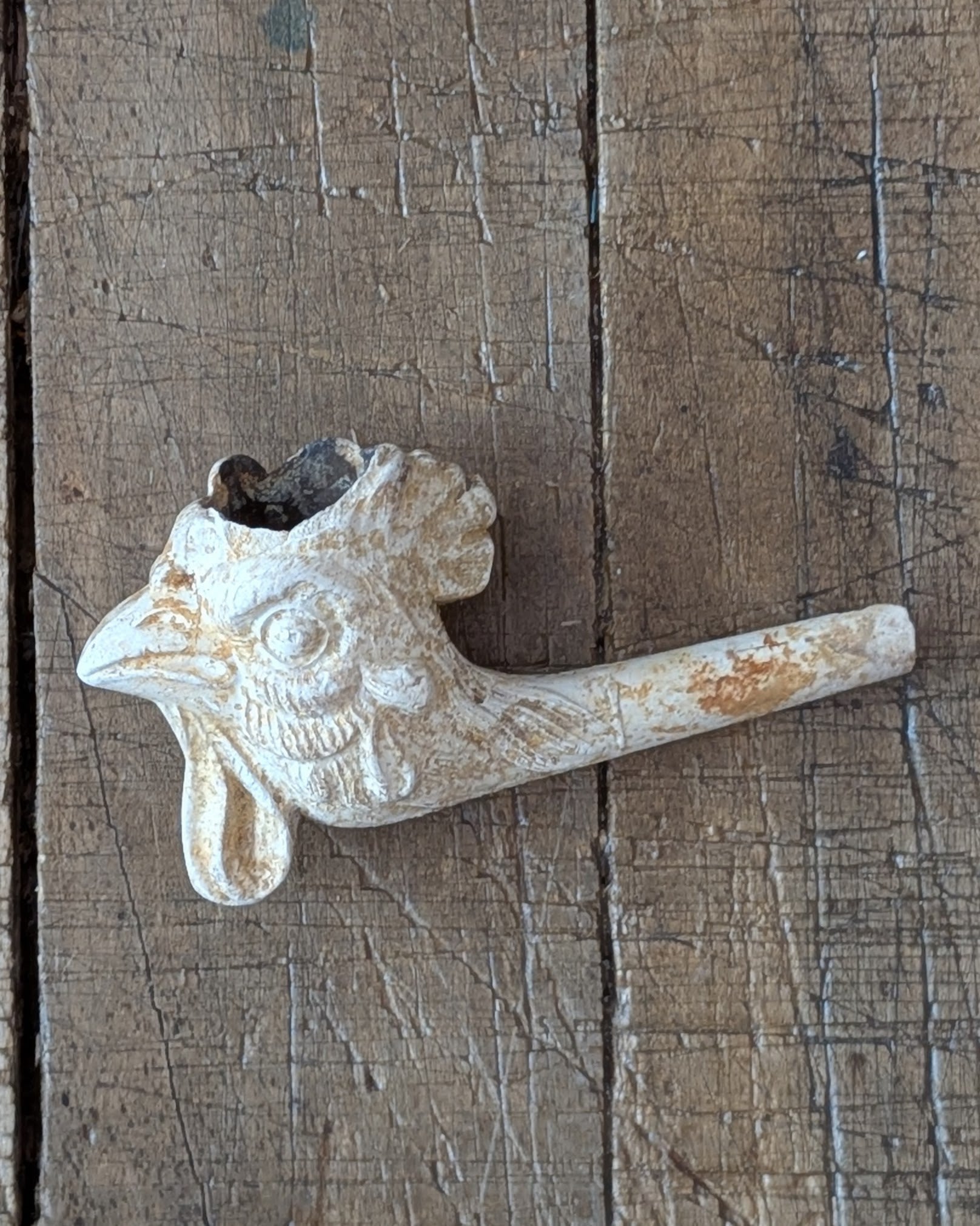 Victorian White Clay Cockerel Head Pipe