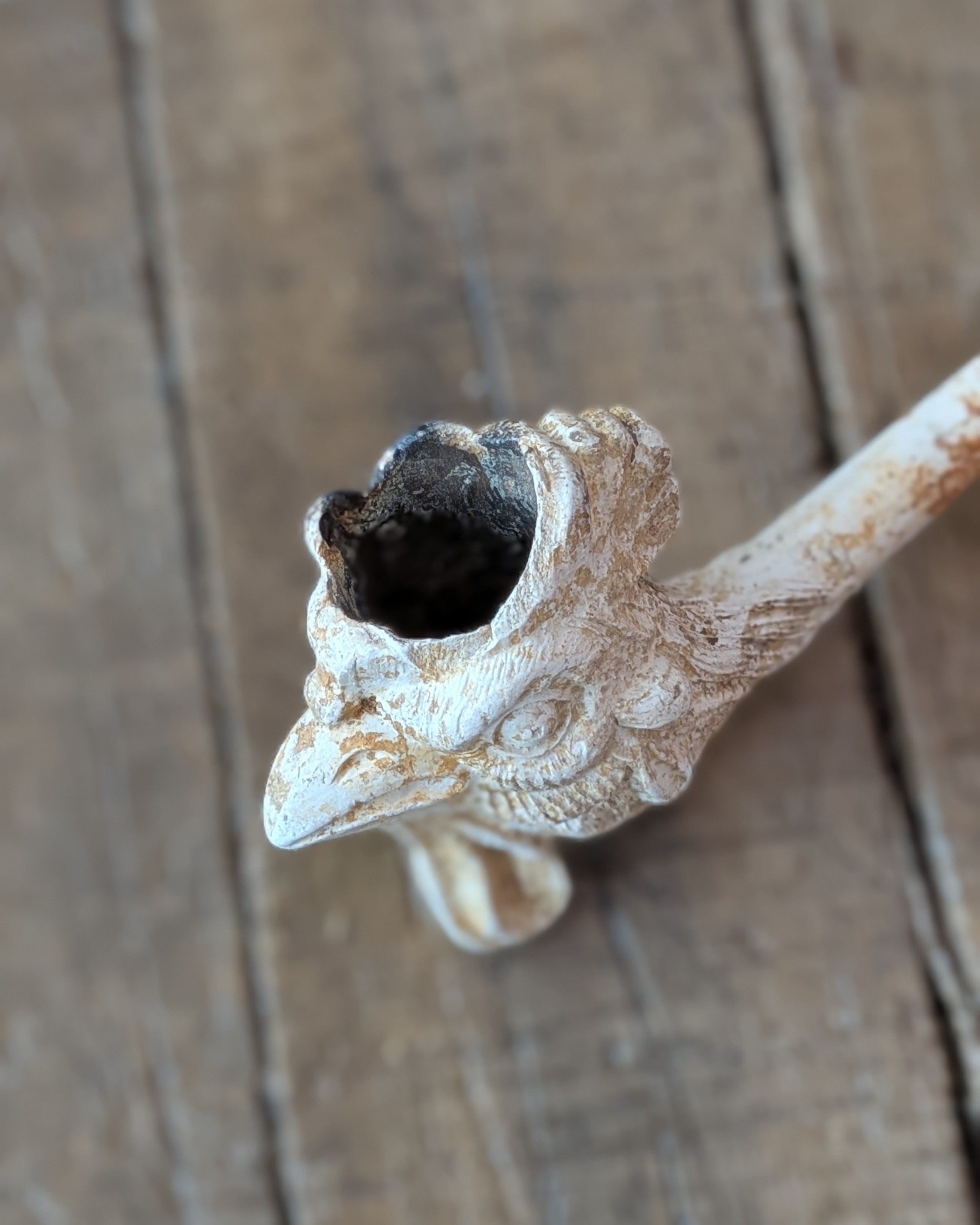 Victorian White Clay Cockerel Head Pipe