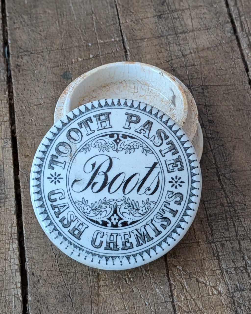 Boots Cash Chemists Tooth Paste Lidded Pot, c1880-1900
