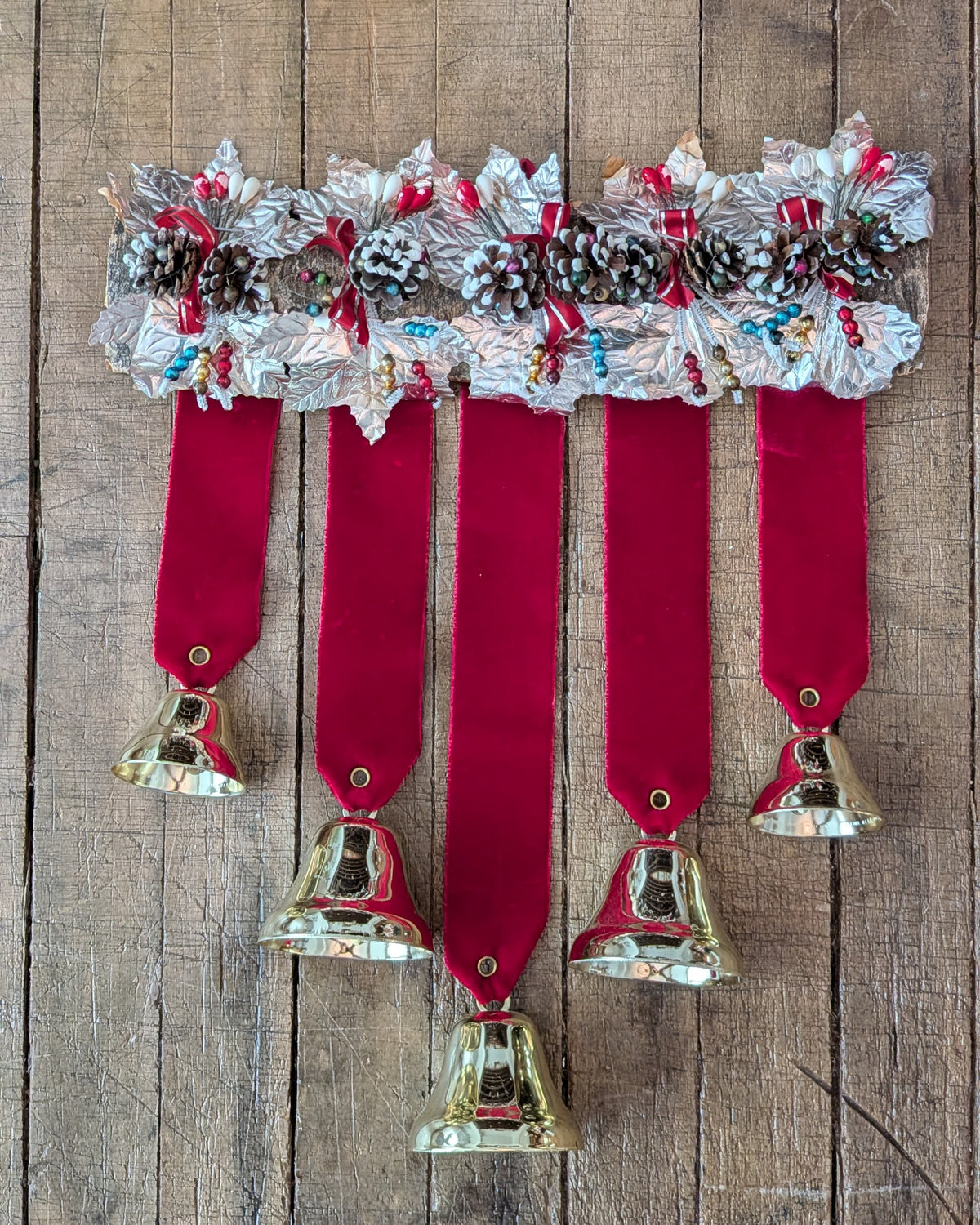 Vintage Holiday Wall or Door Decoration