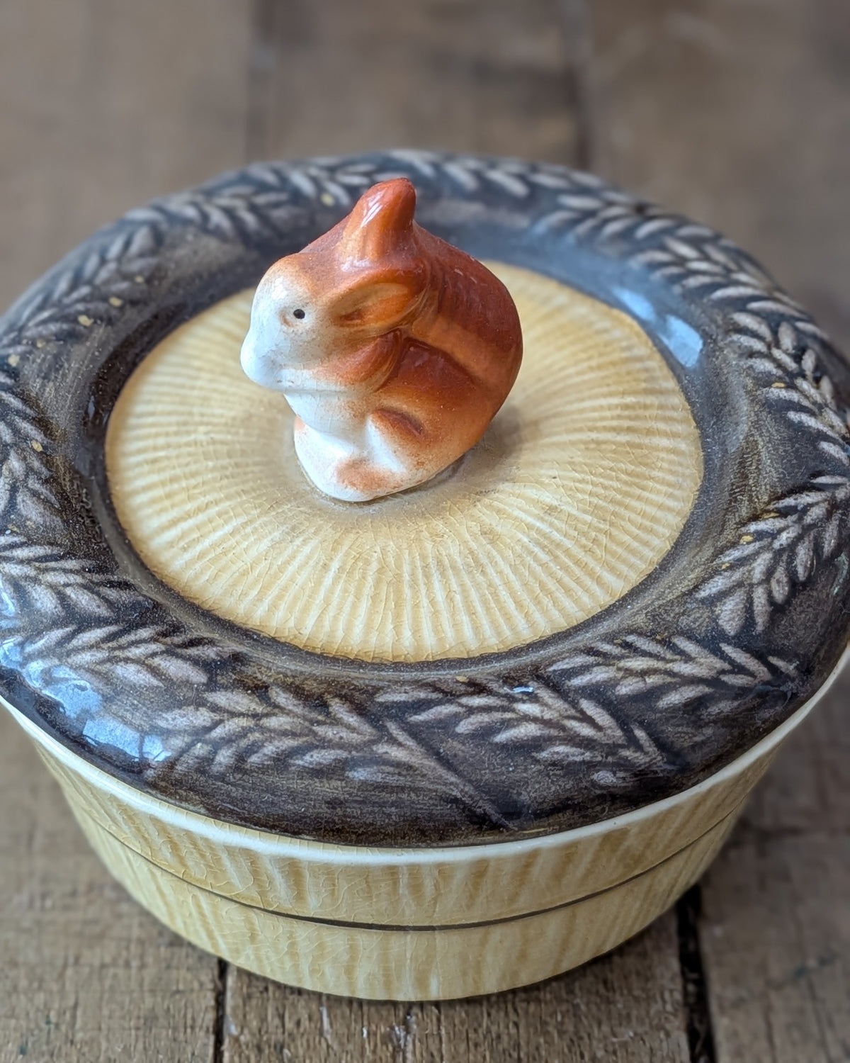 Vintage Ceramic Lidded Preserve/Jam/Honey Dish with Squirrel Handled Lid, c1930