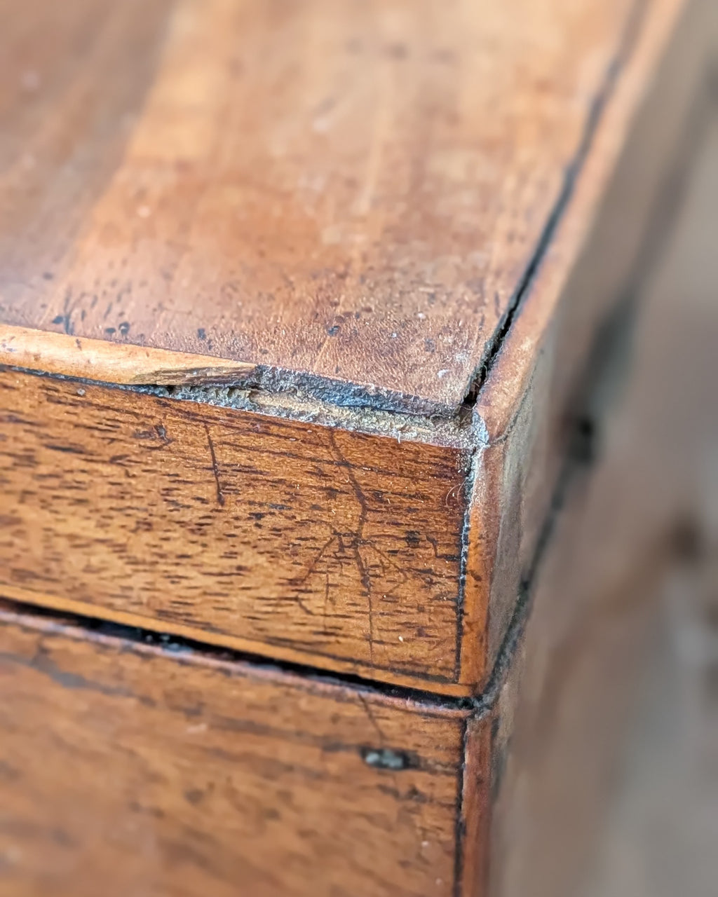 Victorian Wooden Tea Caddy with Shield Inlay on Lid & Diamond Inlay Key Escutcheon, c1810-1850