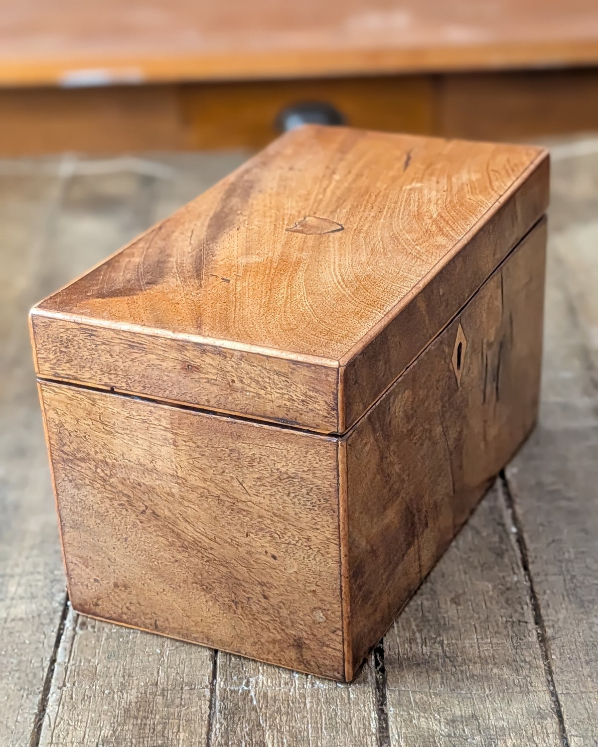 Victorian Wooden Tea Caddy with Shield Inlay on Lid & Diamond Inlay Key Escutcheon, c1810-1850